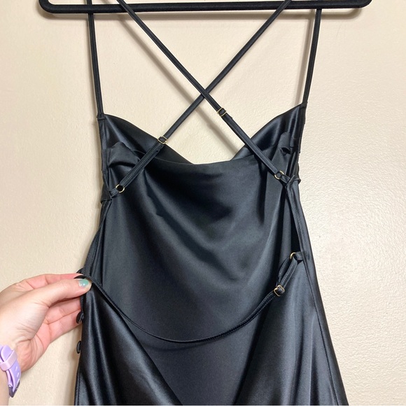 NWT V. Chapman The Isla Dress in Black - Picture 10 of 16